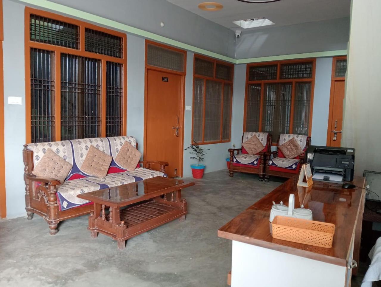 Harsh Home Stay Ayodhya Exterior foto