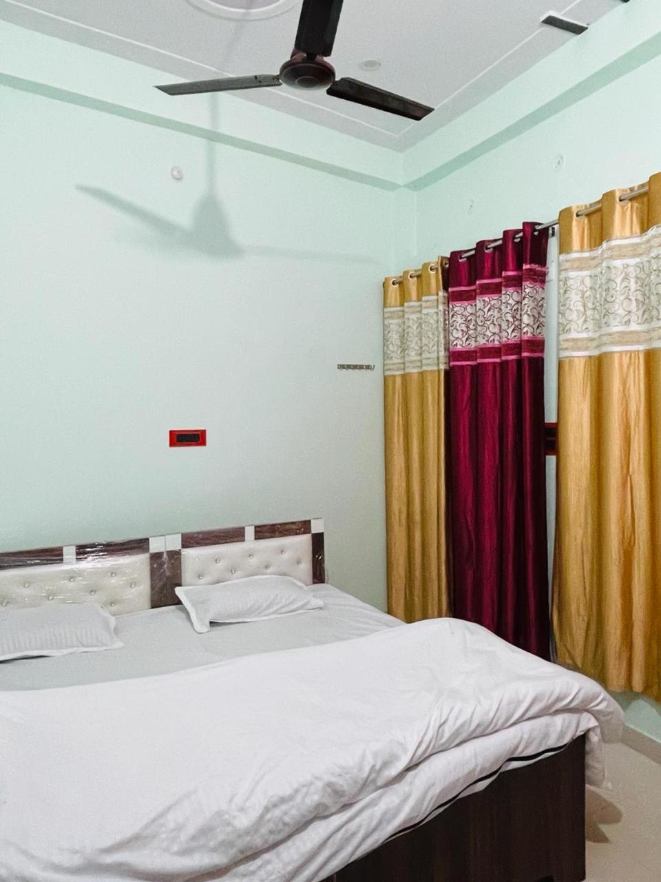 Harsh Home Stay Ayodhya Exterior foto