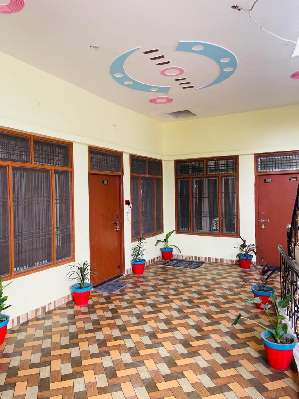 Harsh Home Stay Ayodhya Exterior foto