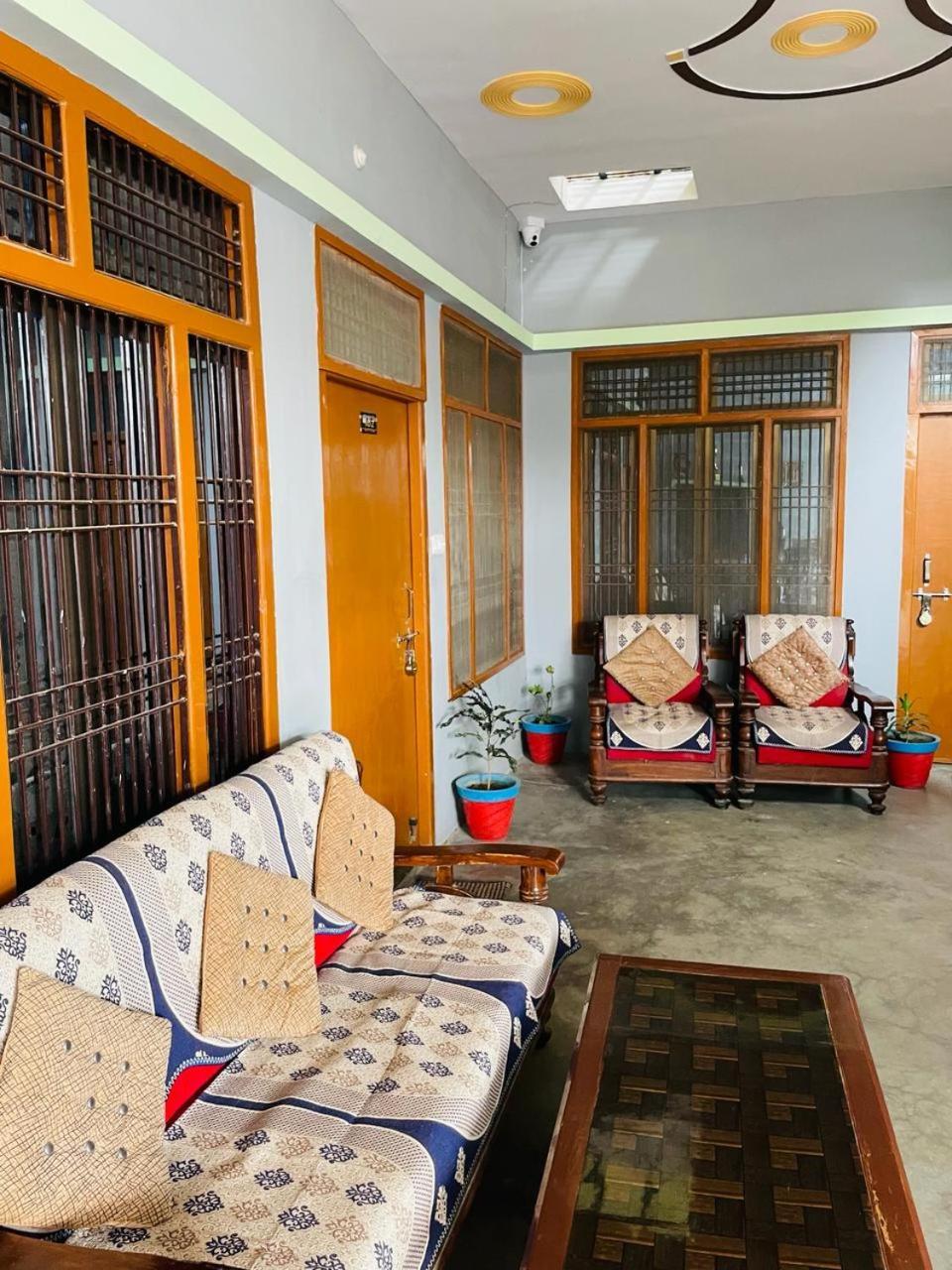Harsh Home Stay Ayodhya Exterior foto